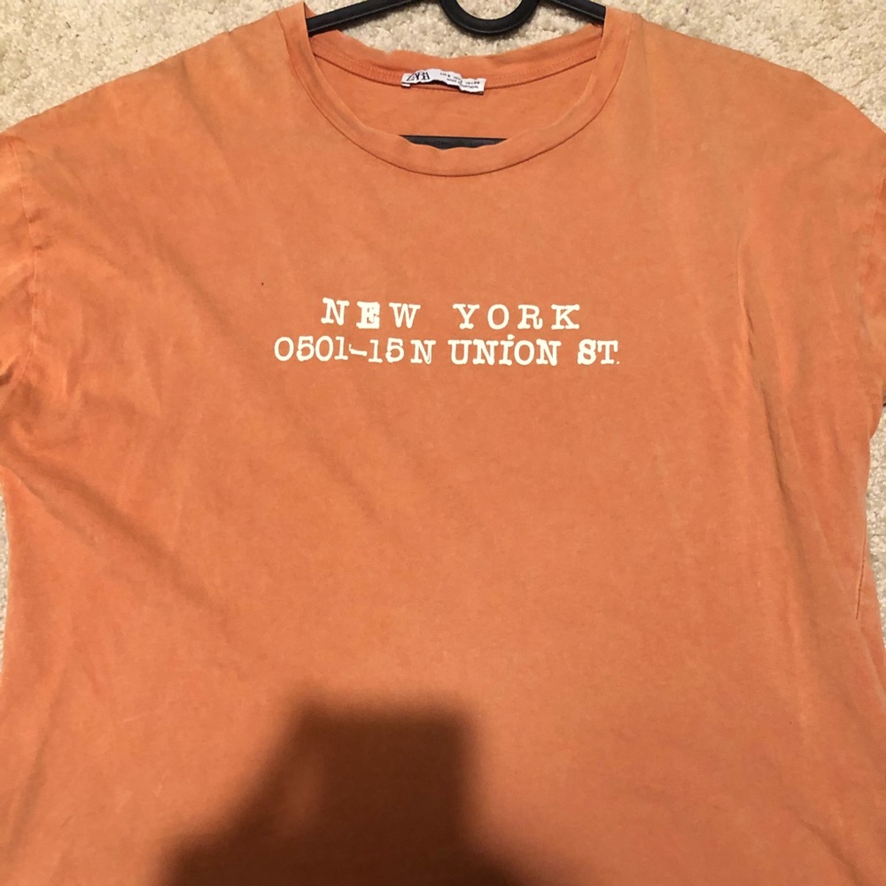 🔶Zara Orange “New York” Graphic Tee 🔶
